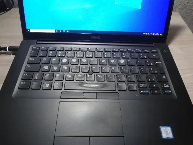 Notebook Dell Latitude 7480. Processador i7 Setima Geração, 8gb de RAM e 256gb de SSD.