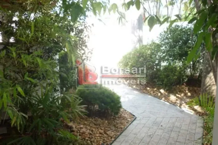 Locação de Casas / Padrão na cidade de Araraquara