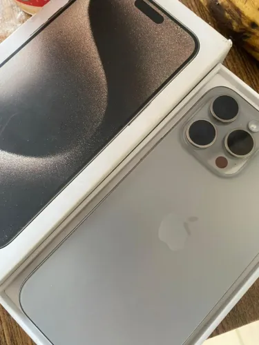 iPhone 15 Pro Max - 256 gb - Seminovo 