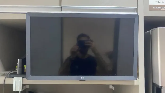 TV Smart LG 24" - Vendo ou Troco