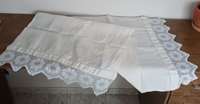 Caminho de mesa. Linho Português. 
