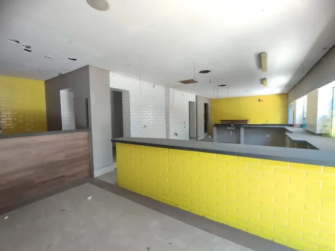 Ponto Comercial de Esquina para alugar no Boqueirão em Santos