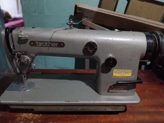 Vendo Máquina Reta Industrial