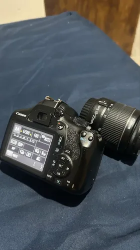 Canon EOS Rebel T6 + Lente Canon EF-S 18-55mm