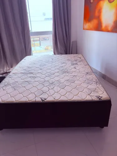 Cama box casal semi nova