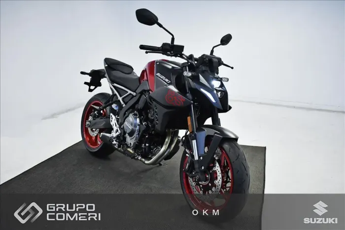 SUZUKI GSX 8S