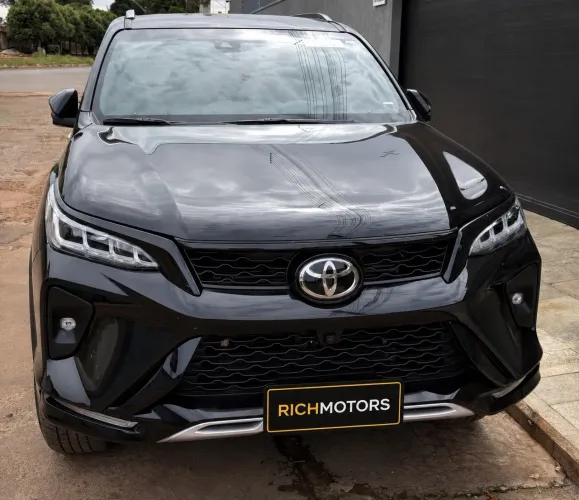 Toyota Hilux SW4 Diamond 2.8 TB 4X4 Die. Aut. 2026