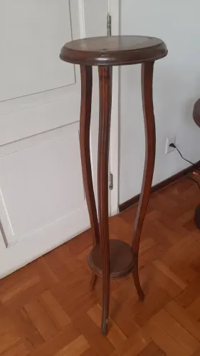 Suporte para vaso de madeira