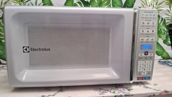 Microondas Eletrolux  - MEO44 - 34 litros- Perfeito funcionamento 