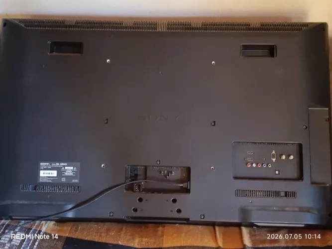 TV para retirada de peças