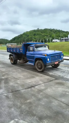 Vendo caminhao caçamba