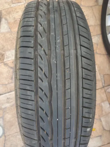 1 PNEU 225 60 18 DUNLOP usado