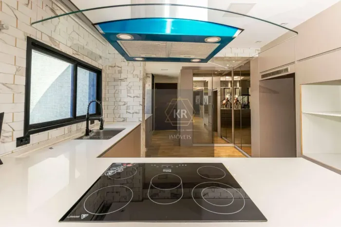 Cobertura com 3 Suites e 4 vagas de Garagem no Ecoville em Condominio Completo
