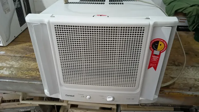 Ar condicionado 10 mil BTU 127V