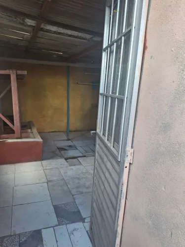 Casa não terminada.