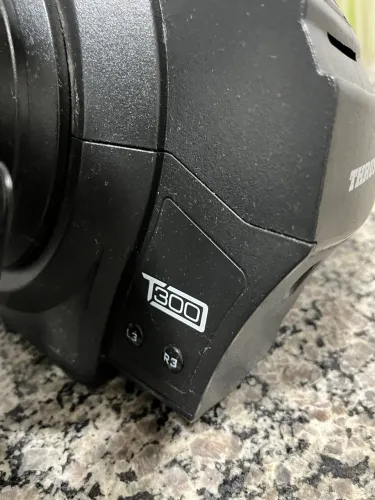 Vende-se volante com defeito