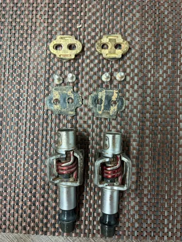 Par pedal Crank Brothers Egg Beater 1 com tanquinhos