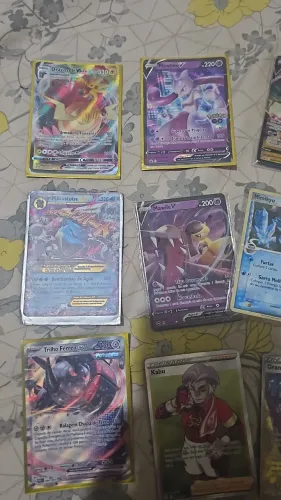 Cartas pokemons raras + 80 comuns + 1 moeda