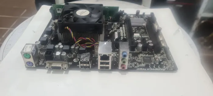 Placa mae Gigabyte GA-F2A55M-S1