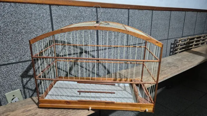 Gaiola de Madeira Luxo Usada (Teto Arqueado / Meio Arco)