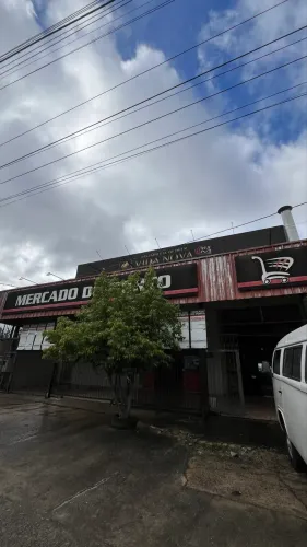 ALUGA-SE ÁREA COMERCIAL