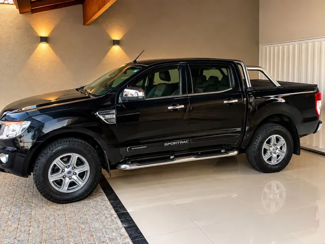 Ford Ranger XLT 2.5 16V 4X2 CD Flex 2013