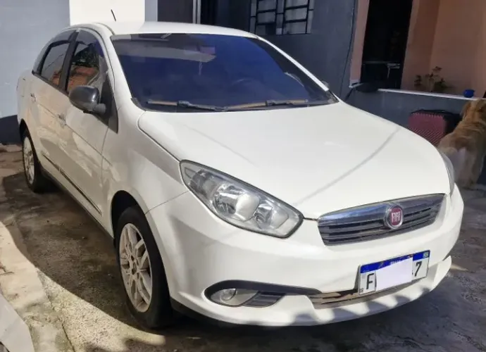 Fiat Grand Siena Essence Dual. 1.6 Flex 16V 2016