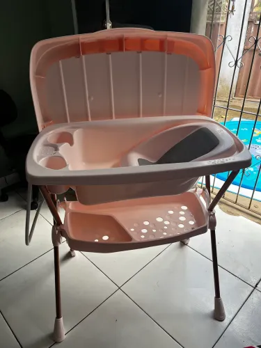 Banheira bebê premium Galzerano com suporte e trocador rosa