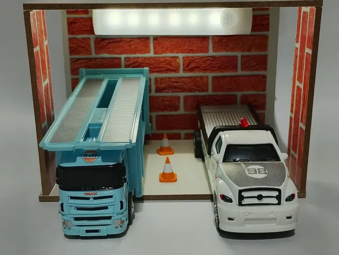Miniaturas de Caminhões Guincho com Diorama garagem com LED