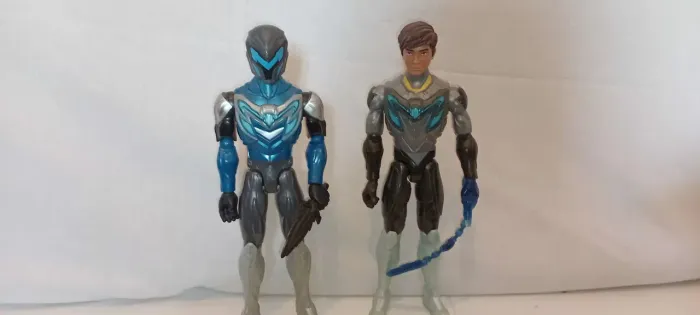 Bonecos Max Steel