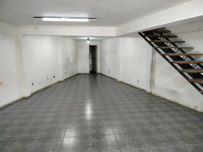 Loja com 132 M2  no terminal Jk /bh  de frente para a rua 