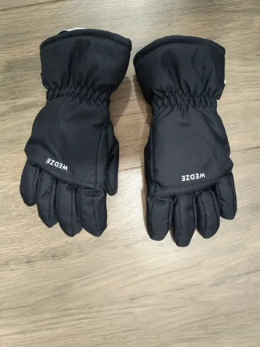 Luva neve 5 anos (usada uma vez)