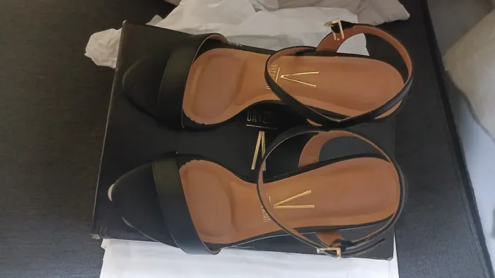 Sandália Vizzano Preta tamanho 38