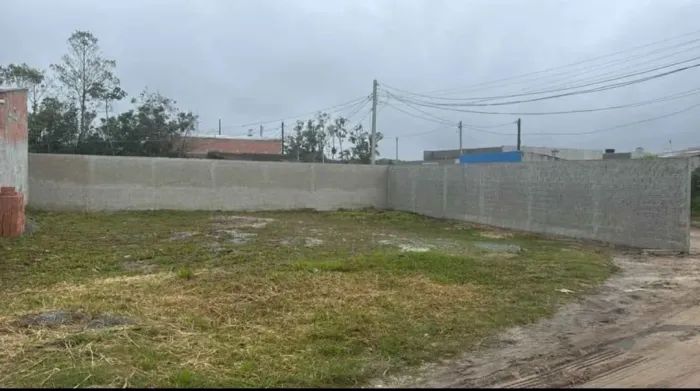 Vendo Terreno na praia .,600 metros do mar