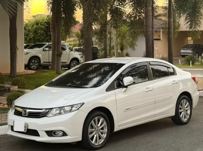 Honda Civic Sedan LXR 2.0 Flexone 16V Aut. 4P 2016