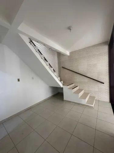 CASA NA ATALAIA - RUA PÚBLICA [57893]