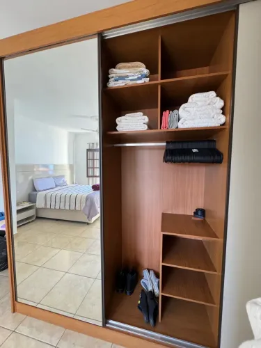 Guarda Roupa com Espelho