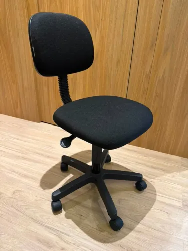 Cadeira Giratória- Para sua sala comercial-  20 cadeiras disponíveis