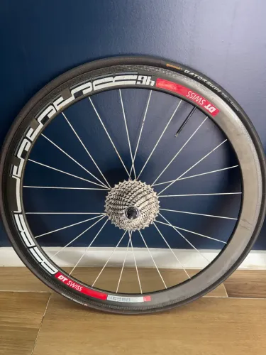 Rodas DT SWISS 46 aro 29 o par com pneus continental