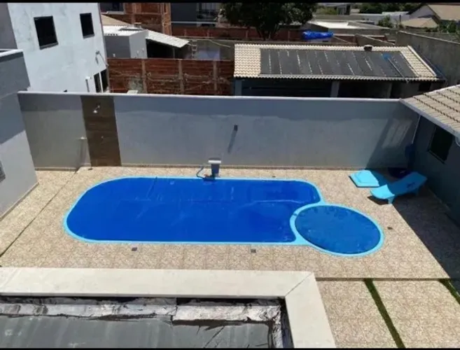 Piscina com escavação e instalação