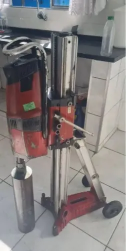 Perfuratriz Hilti para furar concreto