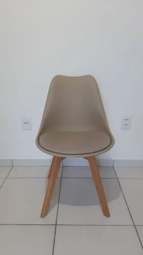 Cadeira Eames Wood Bege