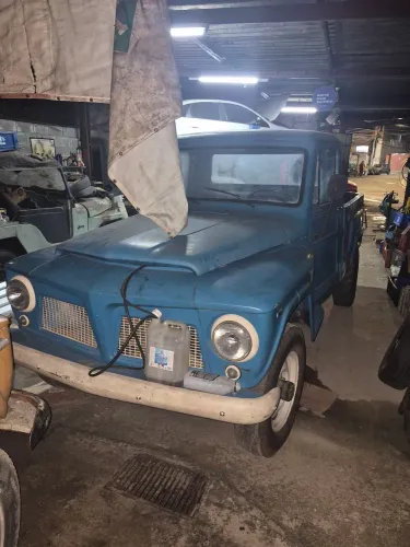 Ford F-75 4X4 2.3 1979