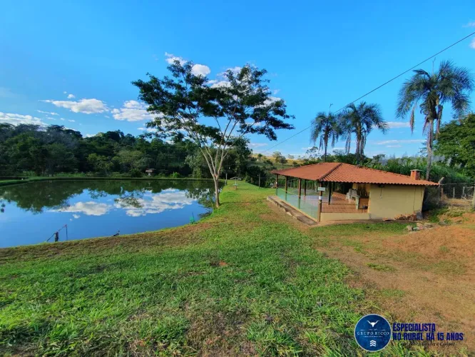 Lote à Venda em Condomínio Fechado  Trindade-GO  1.500m²