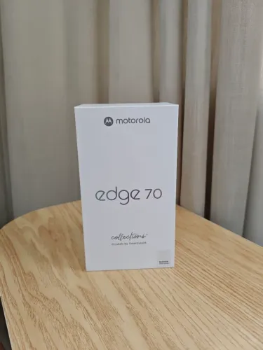 Smartphone Motorola Edge 70 5G Crystals by Swarovski - novo / lacrado