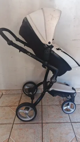 Vende-se carrinho de bebê e bebe conforto 
