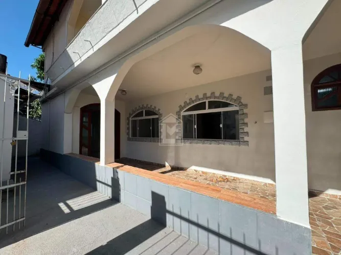 Casa térrea com 3 quartos, suíte, 140 m² e vaga de garagem grande em Jardim da Penha!