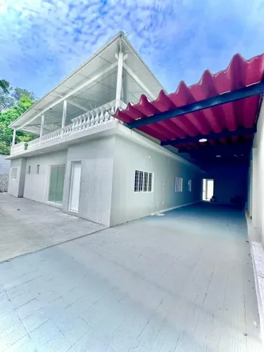 Casa Comercial e Residencial no Conjunto Ajuricaba 03 Qts/ Suite/ 05 Vagas