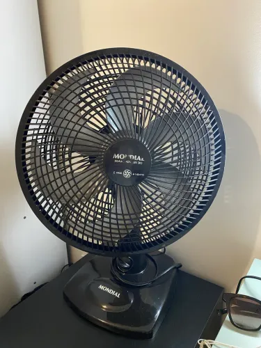 Ventilador Mondial preto (30cm diâmetro)