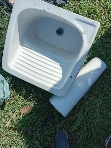 Vendo tanque de louça 50x50 com coluna